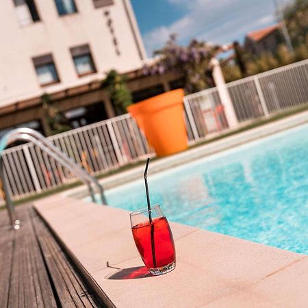 Hotel ibis Styles Carcassonne La Cité Exterior foto