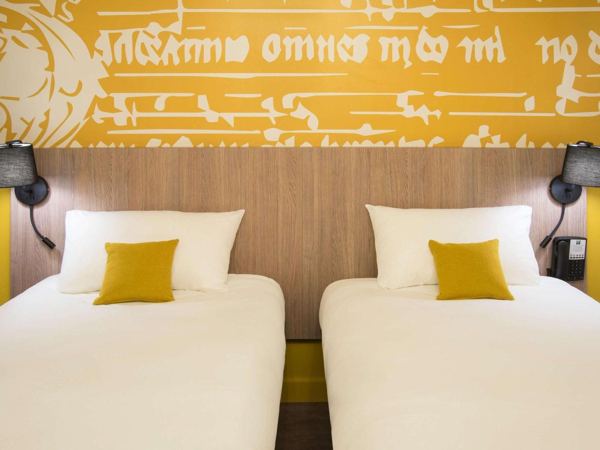 Hotel ibis Styles Carcassonne La Cité Exterior foto