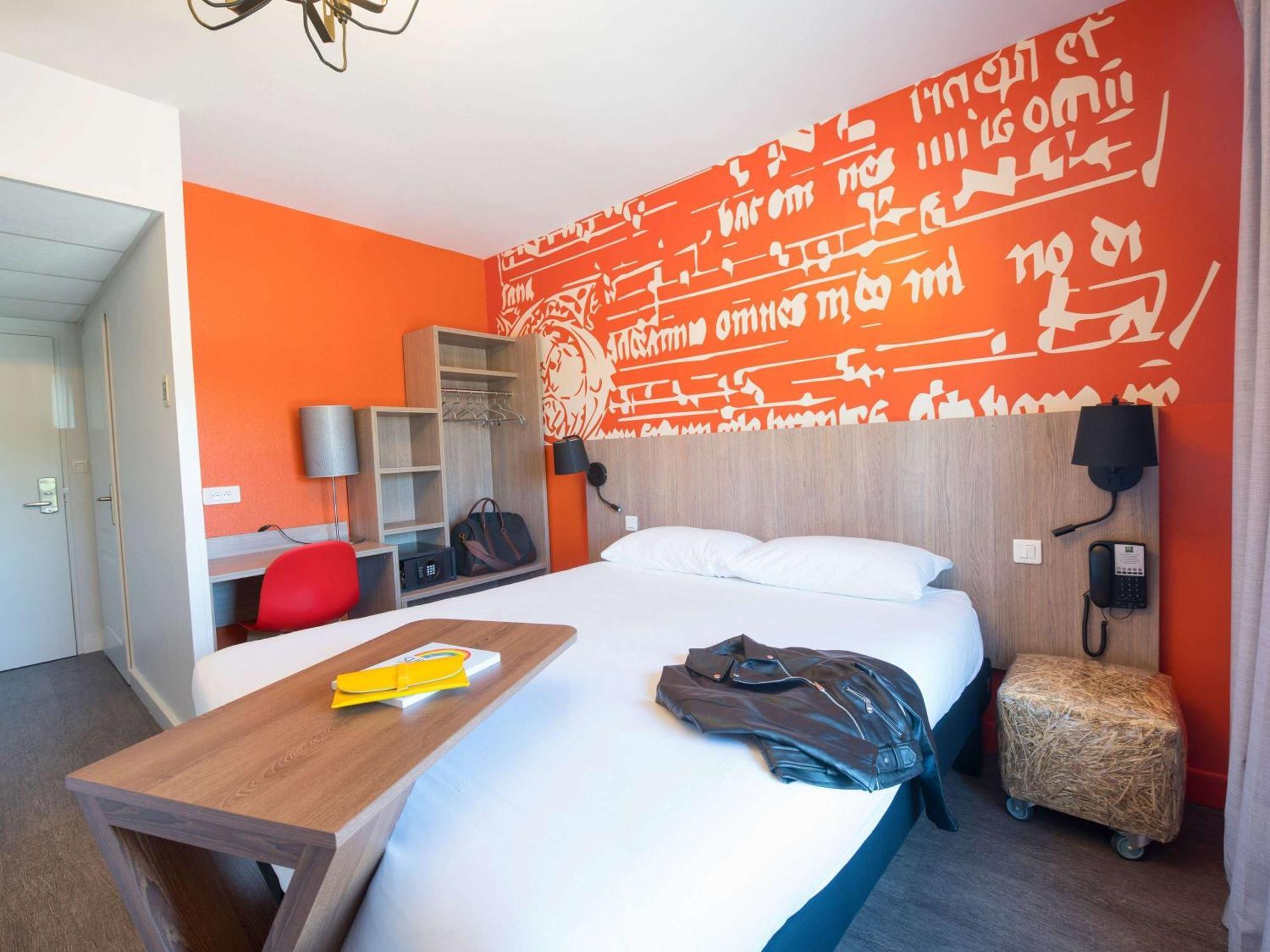 Hotel ibis Styles Carcassonne La Cité Exterior foto